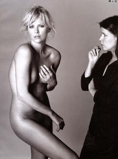 charlize020.jpg
